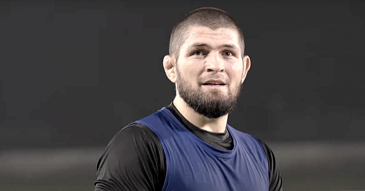 Khabib kicked off plane